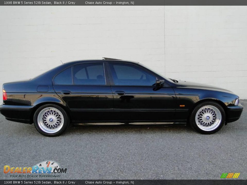 1998 BMW 5 Series 528i Sedan Black II / Grey Photo 3