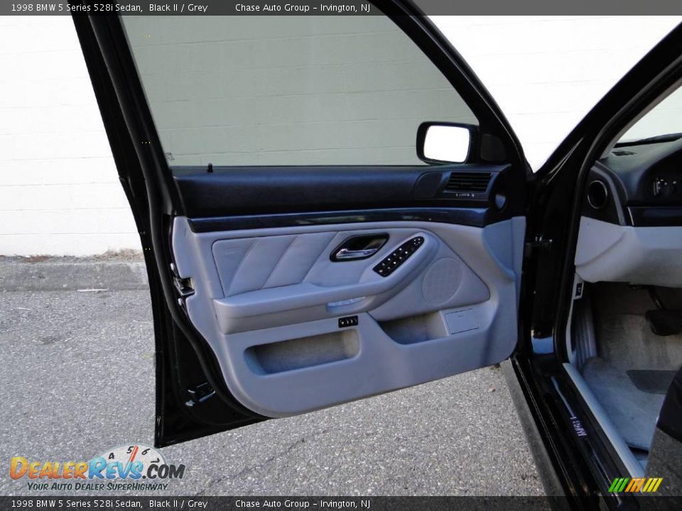 1998 BMW 5 Series 528i Sedan Black II / Grey Photo #11