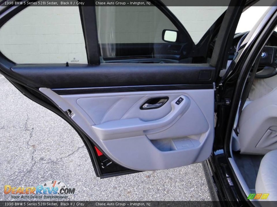 1998 BMW 5 Series 528i Sedan Black II / Grey Photo #12