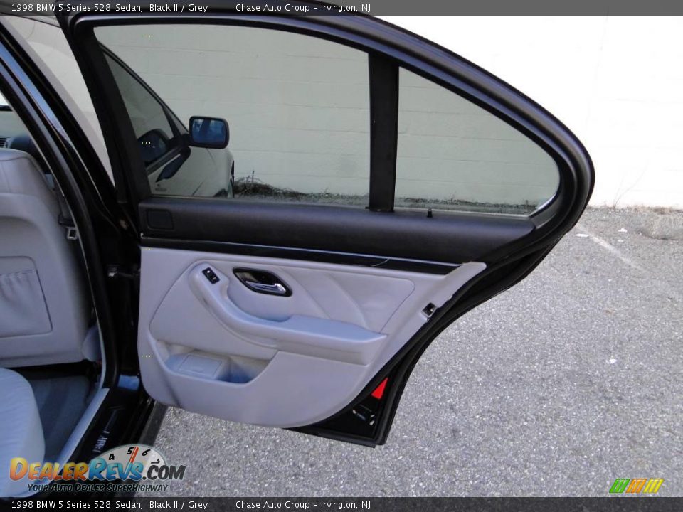 1998 BMW 5 Series 528i Sedan Black II / Grey Photo #13