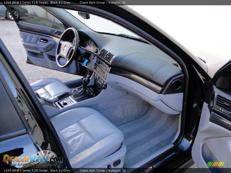 1998 BMW 5 Series 528i Sedan Black II / Grey Photo #15