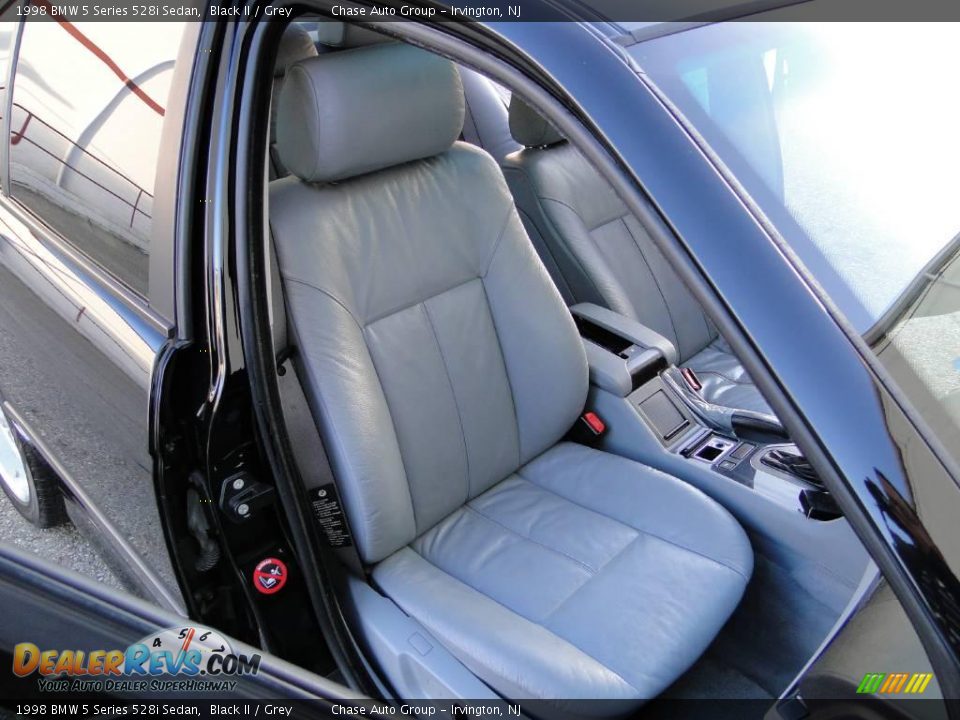 1998 BMW 5 Series 528i Sedan Black II / Grey Photo #16