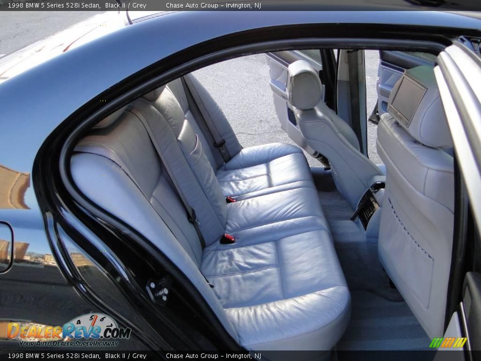 1998 BMW 5 Series 528i Sedan Black II / Grey Photo #18
