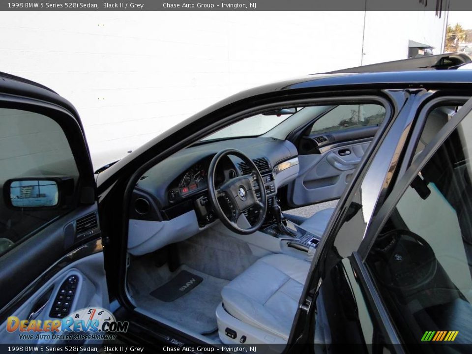 1998 BMW 5 Series 528i Sedan Black II / Grey Photo #21