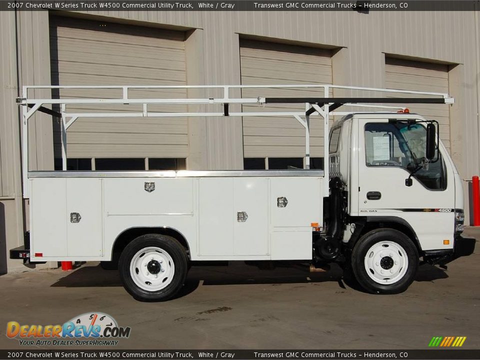 2007 Chevrolet W Series Truck W4500 Commercial Utility Truck White / Gray Photo #7