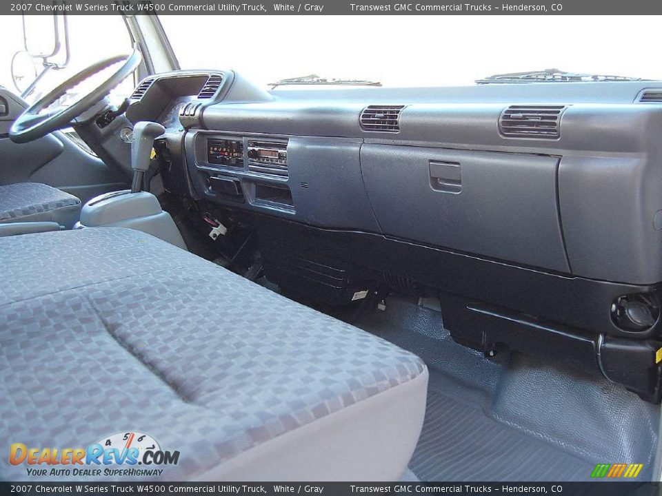 2007 Chevrolet W Series Truck W4500 Commercial Utility Truck White / Gray Photo #19