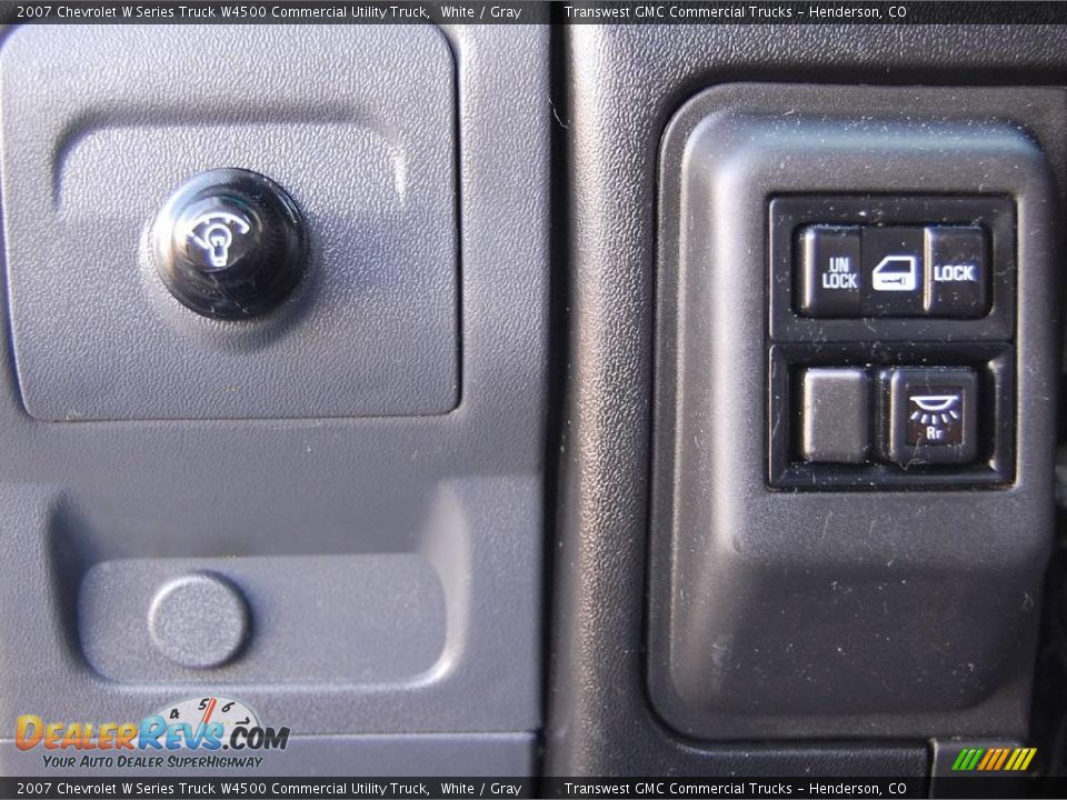 2007 Chevrolet W Series Truck W4500 Commercial Utility Truck White / Gray Photo #25