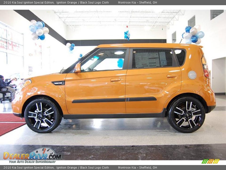 2010 Kia Soul Ignition Special Edition Ignition Orange / Black Soul Logo Cloth Photo #3