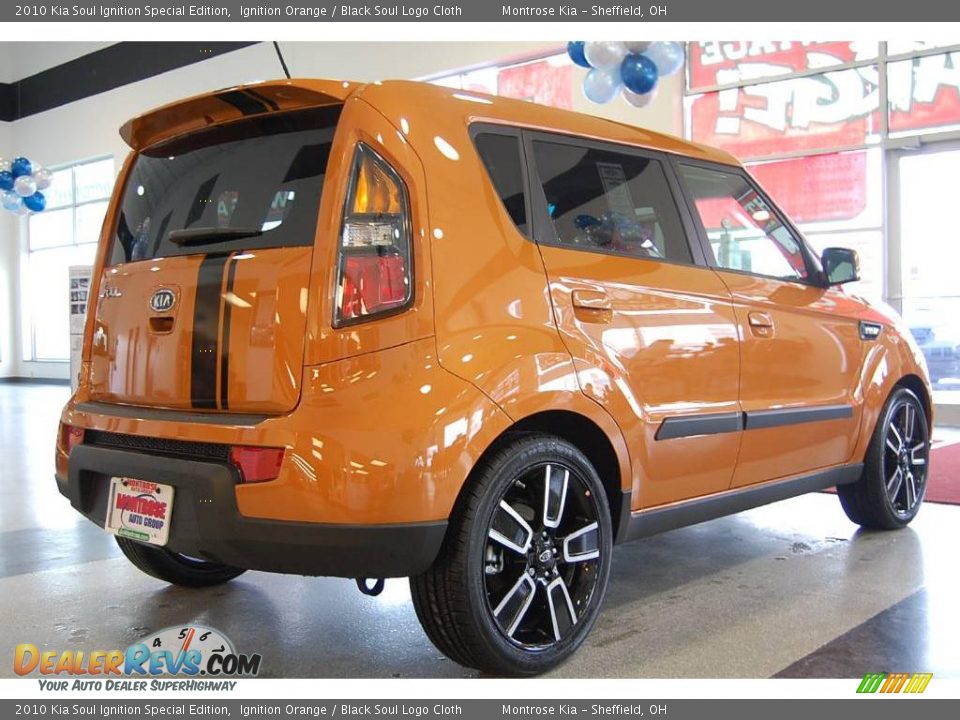 2010 Kia Soul Ignition Special Edition Ignition Orange / Black Soul Logo Cloth Photo #7