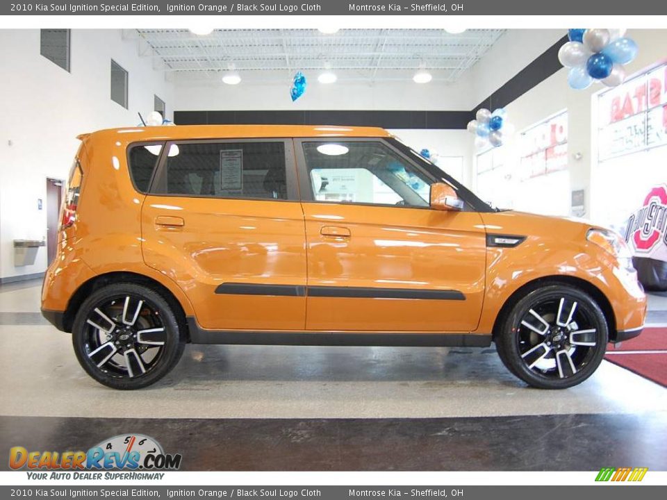 2010 Kia Soul Ignition Special Edition Ignition Orange / Black Soul Logo Cloth Photo #8