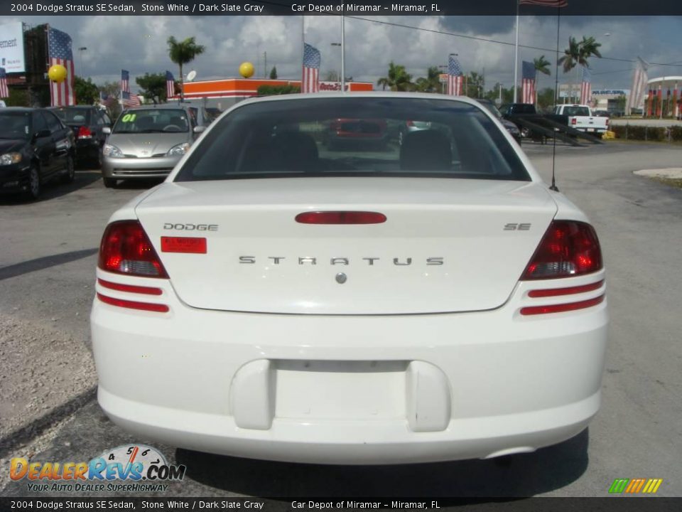 2004 Dodge Stratus SE Sedan Stone White / Dark Slate Gray Photo #4