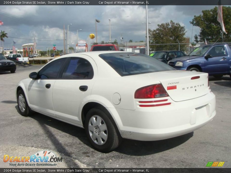 2004 Dodge Stratus SE Sedan Stone White / Dark Slate Gray Photo #5
