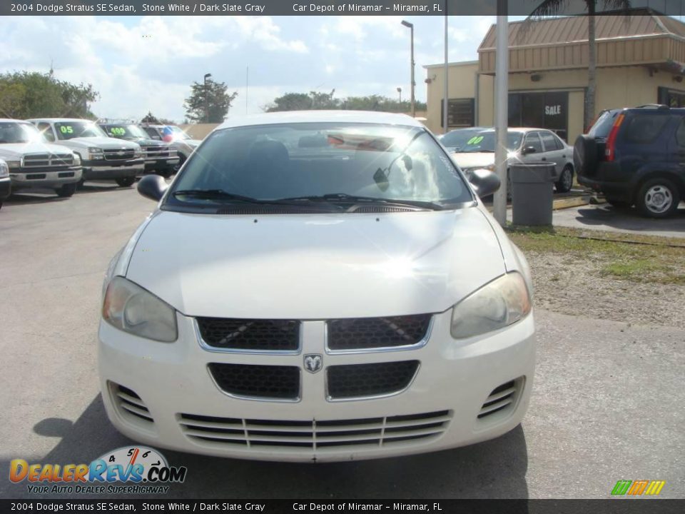 2004 Dodge Stratus SE Sedan Stone White / Dark Slate Gray Photo #8