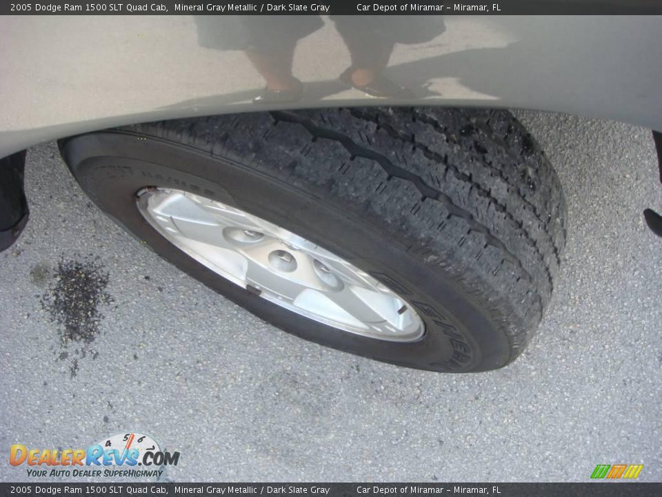 2005 Dodge Ram 1500 SLT Quad Cab Mineral Gray Metallic / Dark Slate Gray Photo #16