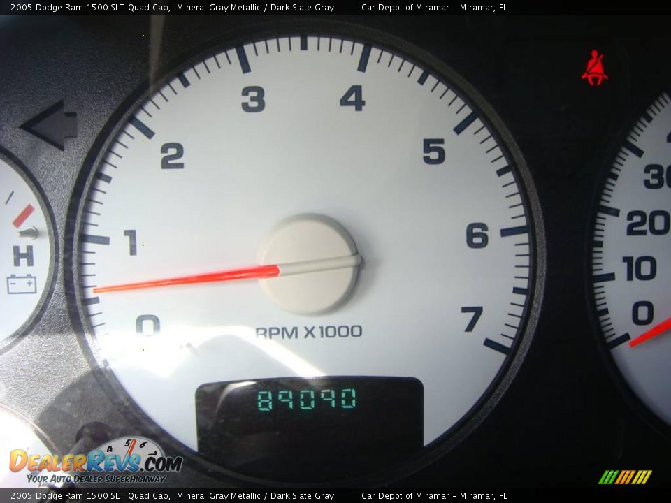 2005 Dodge Ram 1500 SLT Quad Cab Mineral Gray Metallic / Dark Slate Gray Photo #18