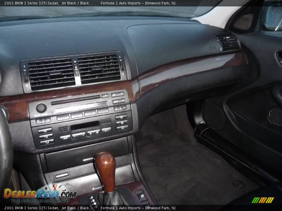2001 BMW 3 Series 325i Sedan Jet Black / Black Photo #16