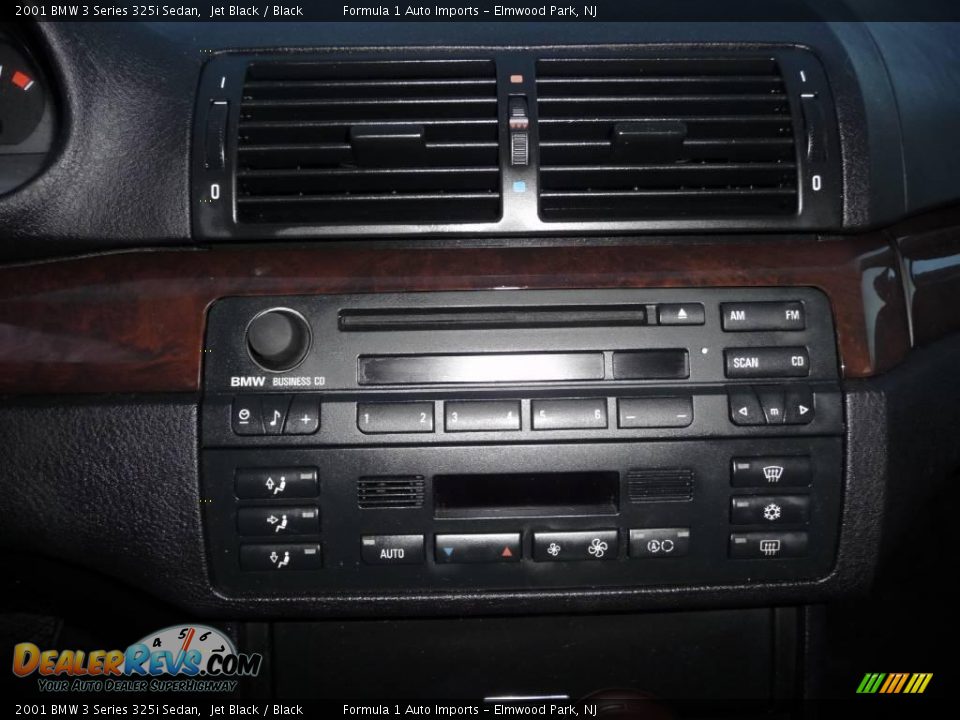 2001 BMW 3 Series 325i Sedan Jet Black / Black Photo #17