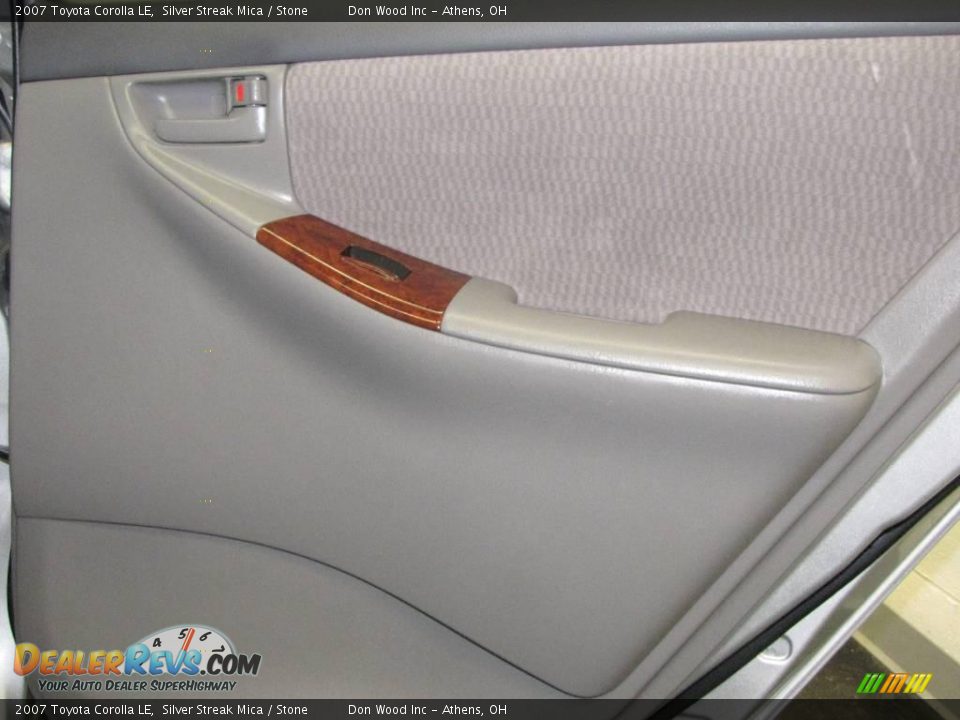 2007 Toyota Corolla LE Silver Streak Mica / Stone Photo #17