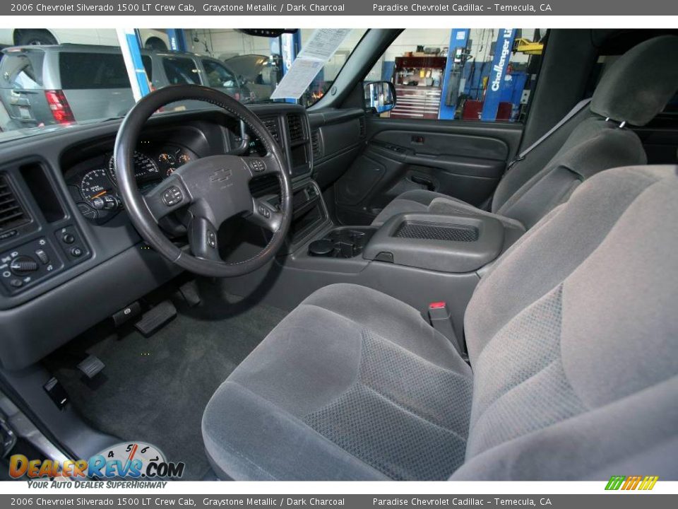 2006 Chevrolet Silverado 1500 LT Crew Cab Graystone Metallic / Dark Charcoal Photo #24