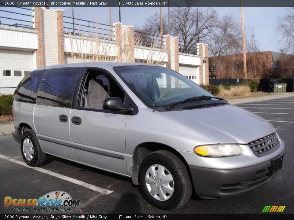 2000 Plymouth Voyager Bright Silver Metallic / Mist Gray Photo #8
