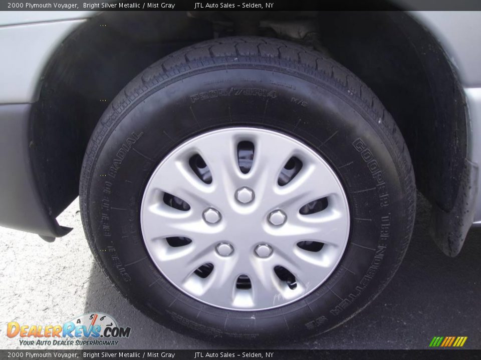 2000 Plymouth Voyager Bright Silver Metallic / Mist Gray Photo #9