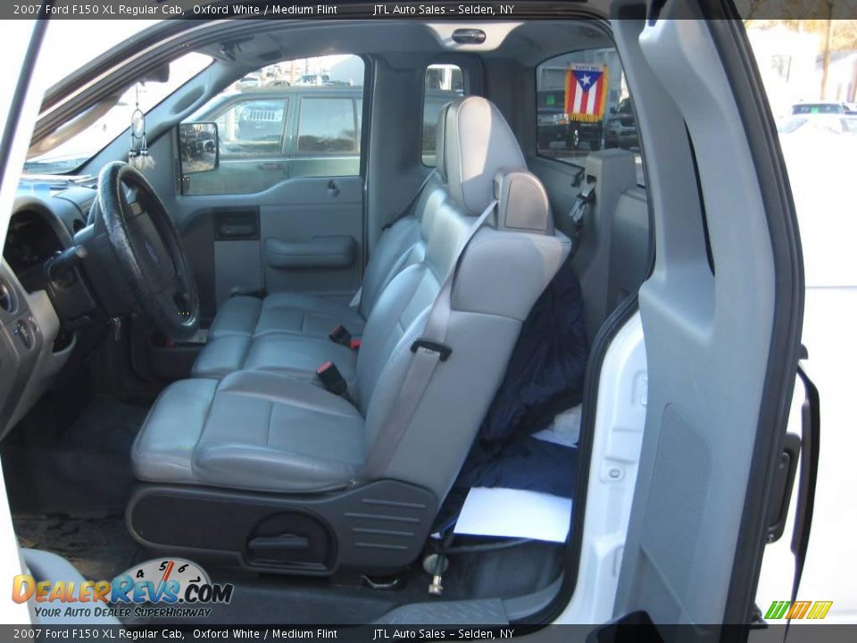2007 Ford F150 XL Regular Cab Oxford White / Medium Flint Photo #7