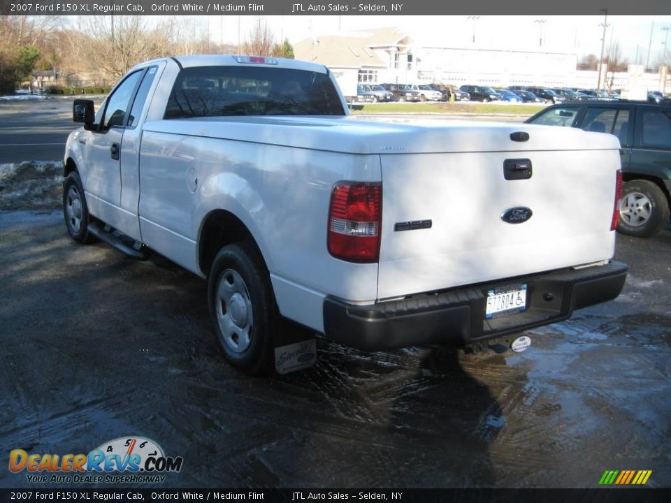 2007 Ford F150 XL Regular Cab Oxford White / Medium Flint Photo #8