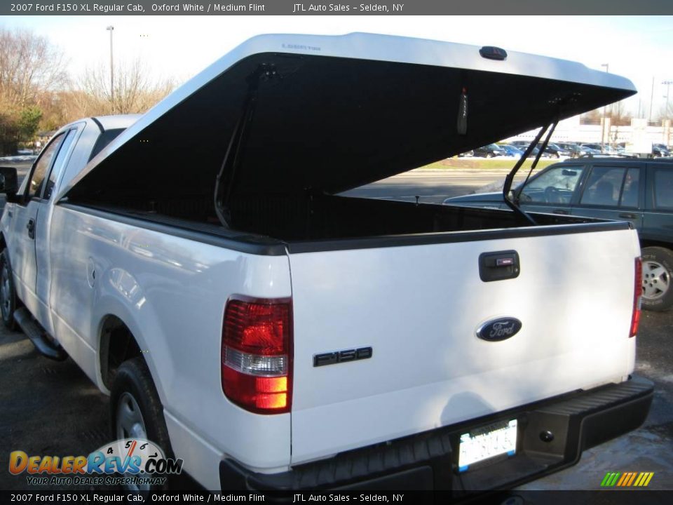2007 Ford F150 XL Regular Cab Oxford White / Medium Flint Photo #16