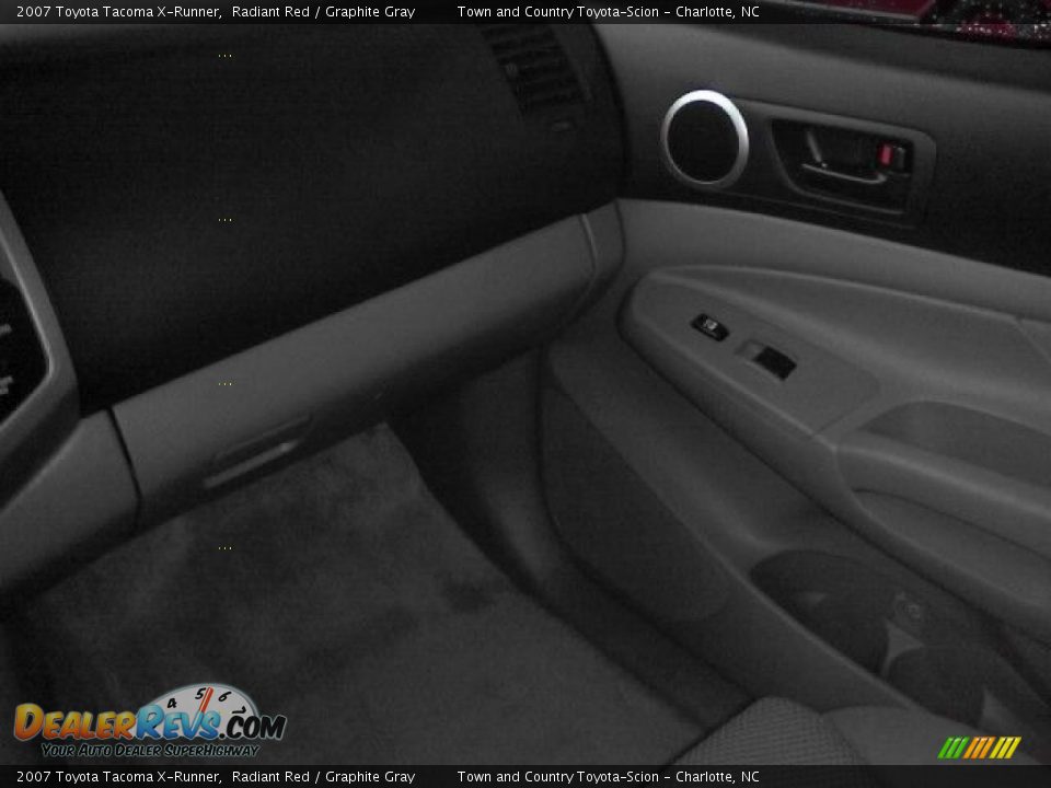 2007 Toyota Tacoma X-Runner Radiant Red / Graphite Gray Photo #11