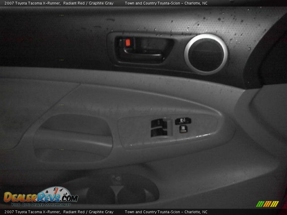 2007 Toyota Tacoma X-Runner Radiant Red / Graphite Gray Photo #12