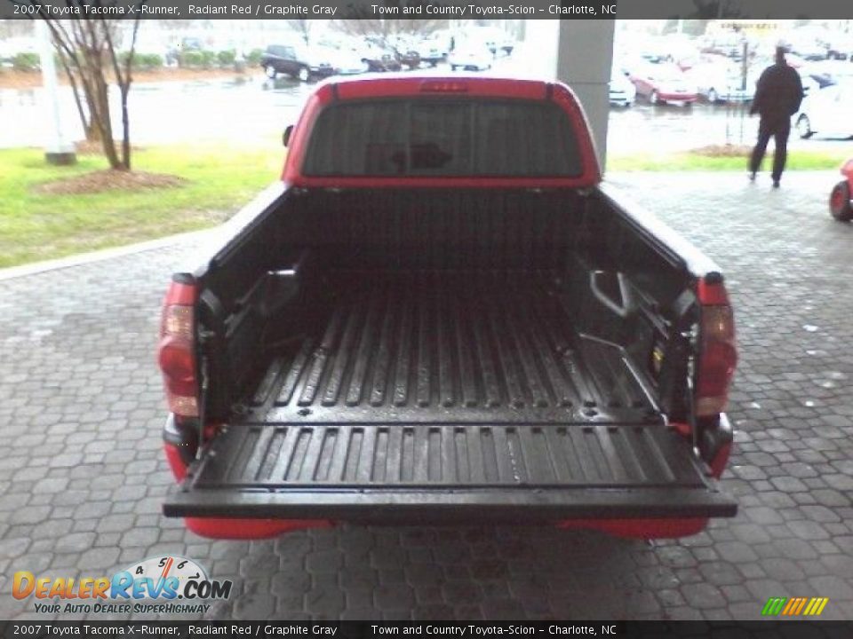 2007 Toyota Tacoma X-Runner Radiant Red / Graphite Gray Photo #15