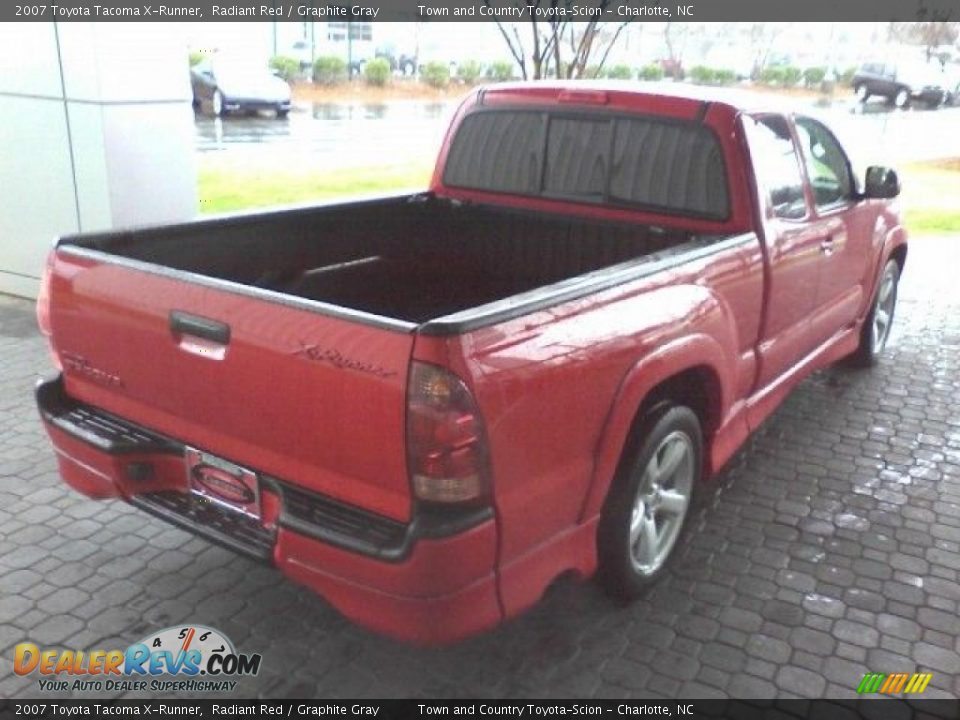 2007 Toyota Tacoma X-Runner Radiant Red / Graphite Gray Photo #16