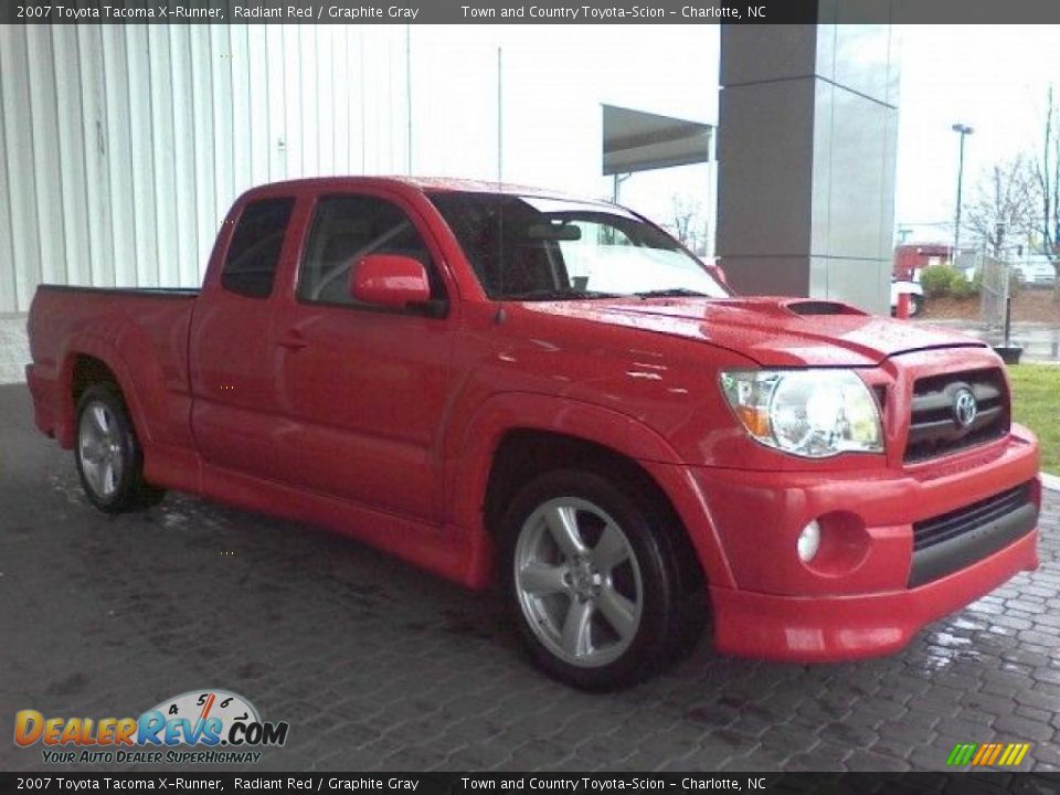 2007 Toyota Tacoma X-Runner Radiant Red / Graphite Gray Photo #17
