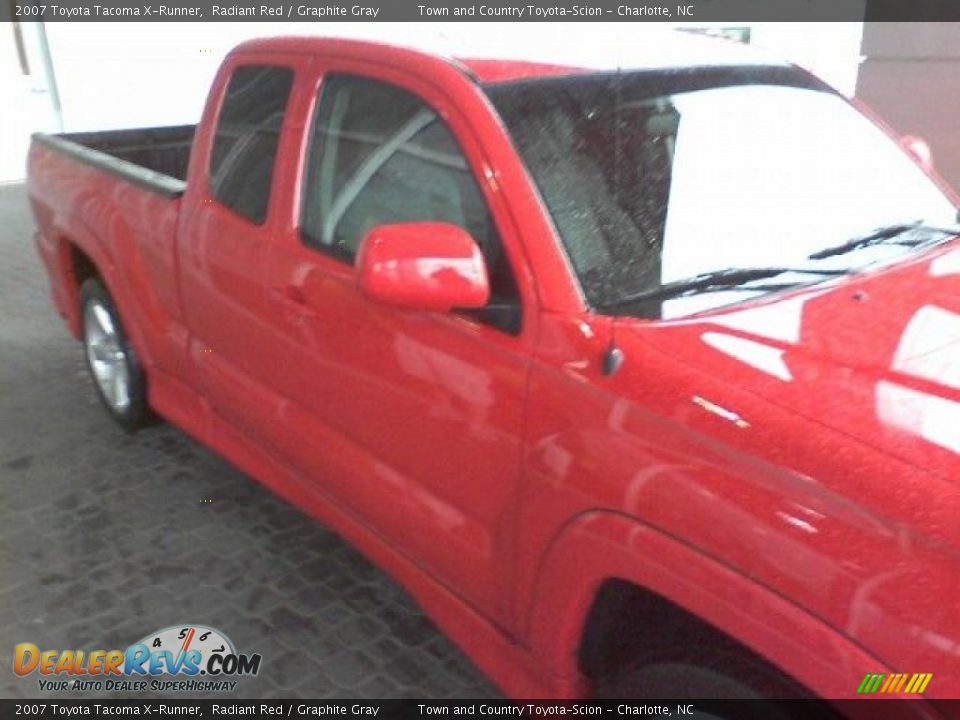 2007 Toyota Tacoma X-Runner Radiant Red / Graphite Gray Photo #21
