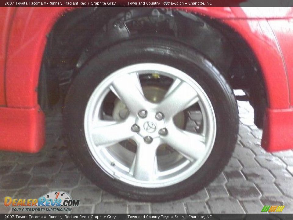 2007 Toyota Tacoma X-Runner Radiant Red / Graphite Gray Photo #22