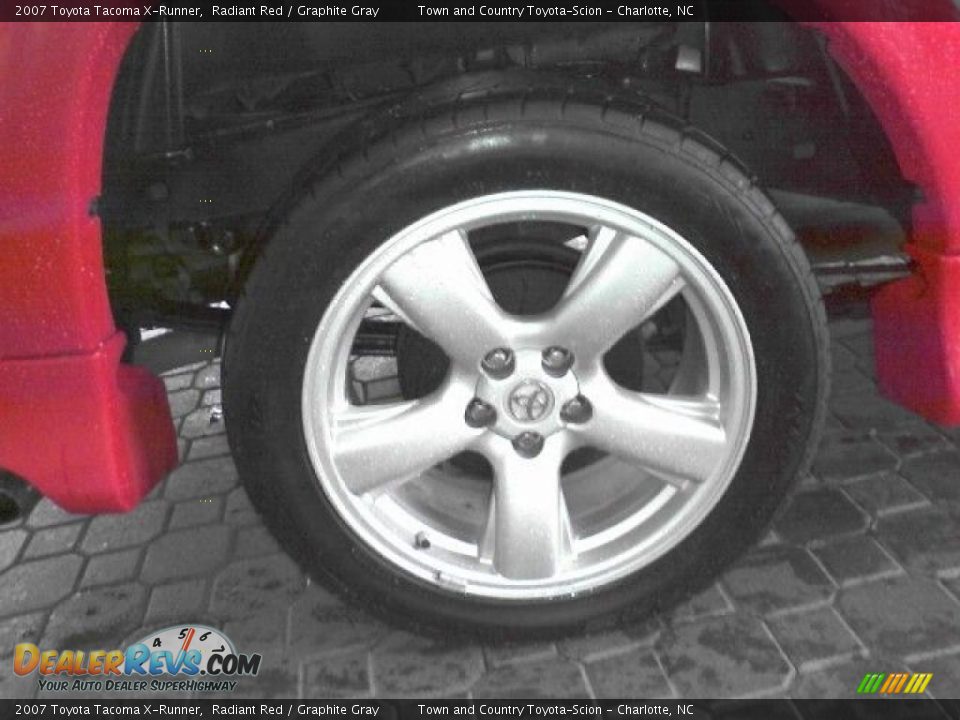 2007 Toyota Tacoma X-Runner Radiant Red / Graphite Gray Photo #24