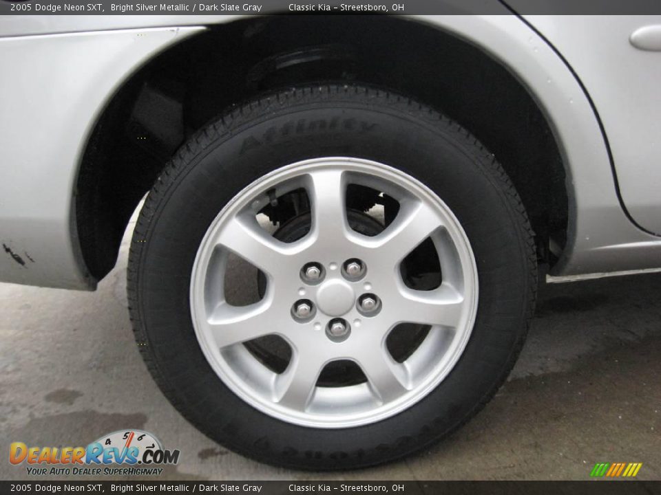 2005 Dodge Neon SXT Bright Silver Metallic / Dark Slate Gray Photo #11