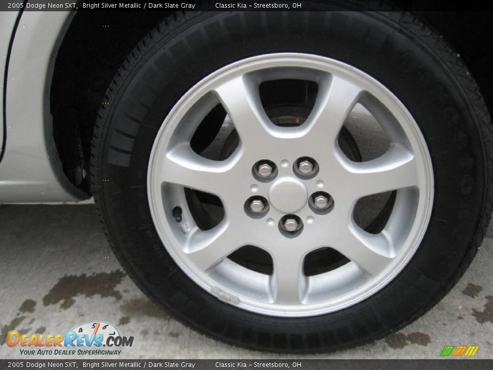 2005 Dodge Neon SXT Bright Silver Metallic / Dark Slate Gray Photo #12