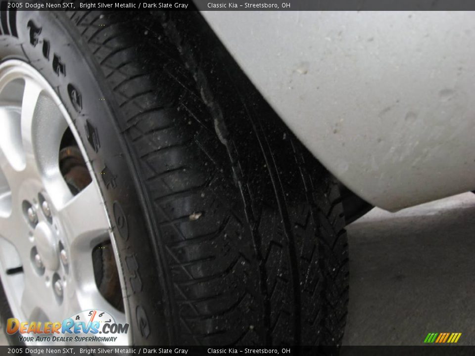 2005 Dodge Neon SXT Bright Silver Metallic / Dark Slate Gray Photo #14