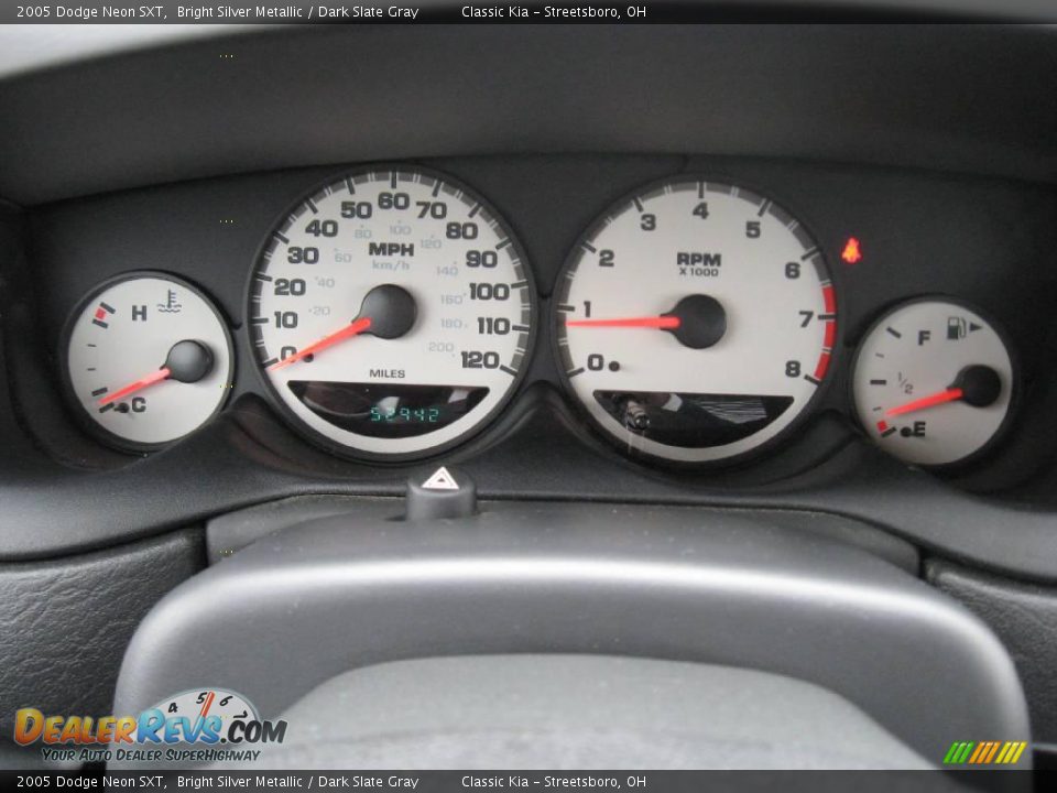 2005 Dodge Neon SXT Bright Silver Metallic / Dark Slate Gray Photo #32