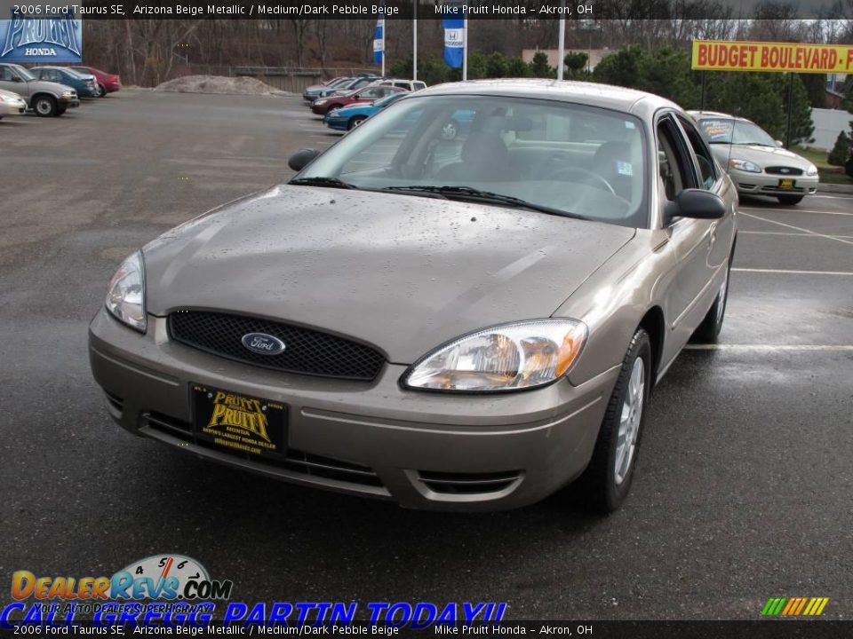 2006 Ford Taurus SE Arizona Beige Metallic / Medium/Dark Pebble Beige Photo #3
