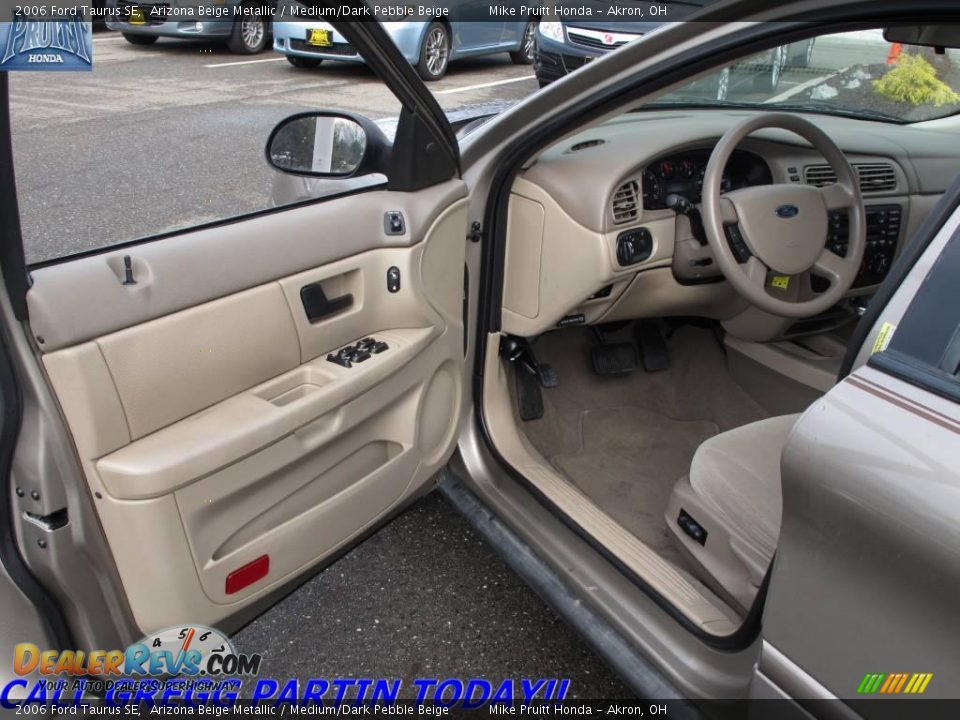 2006 Ford Taurus SE Arizona Beige Metallic / Medium/Dark Pebble Beige Photo #8