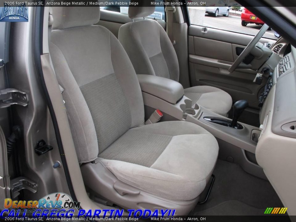 2006 Ford Taurus SE Arizona Beige Metallic / Medium/Dark Pebble Beige Photo #12