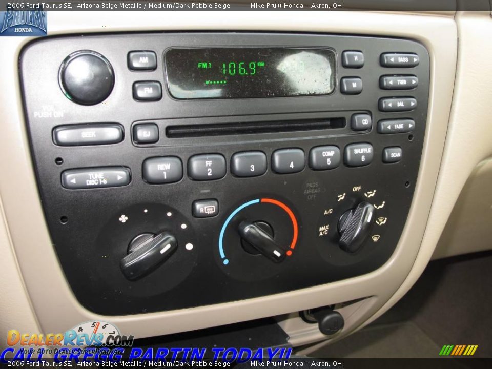 2006 Ford Taurus SE Arizona Beige Metallic / Medium/Dark Pebble Beige Photo #17