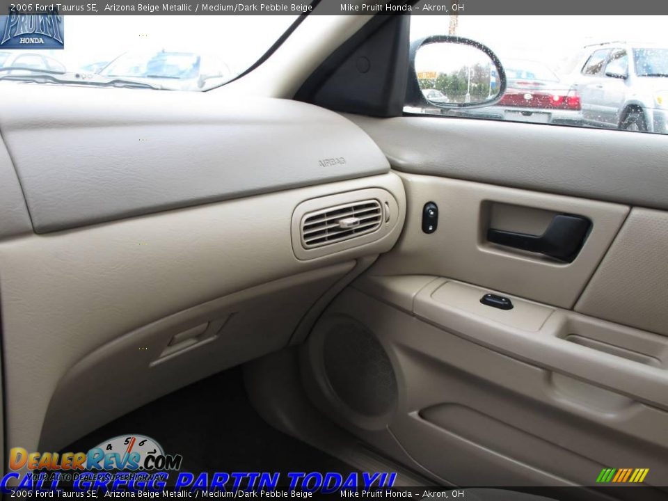 2006 Ford Taurus SE Arizona Beige Metallic / Medium/Dark Pebble Beige Photo #19