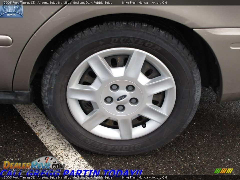 2006 Ford Taurus SE Arizona Beige Metallic / Medium/Dark Pebble Beige Photo #22