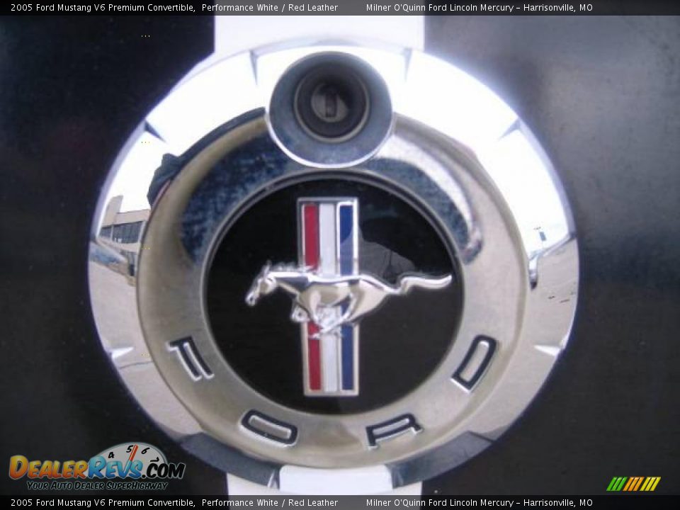 2005 Ford Mustang V6 Premium Convertible Performance White / Red Leather Photo #10