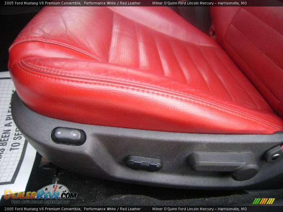 2005 Ford Mustang V6 Premium Convertible Performance White / Red Leather Photo #12