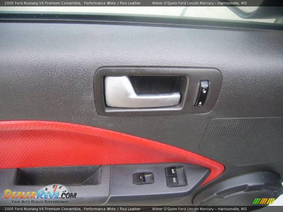 2005 Ford Mustang V6 Premium Convertible Performance White / Red Leather Photo #13
