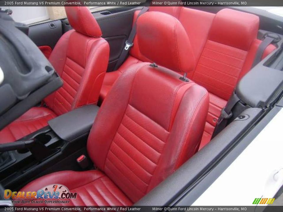 2005 Ford Mustang V6 Premium Convertible Performance White / Red Leather Photo #25